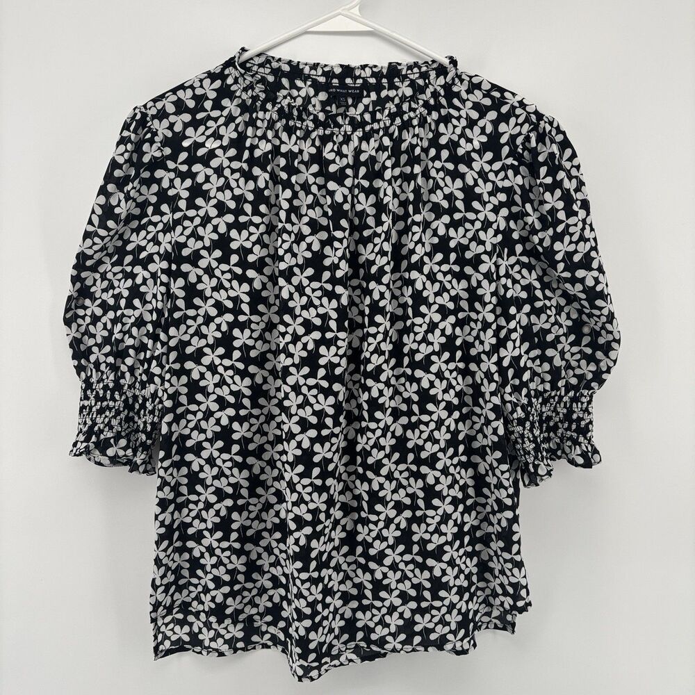 Who What Wear Floral Blouse Women’s XS Black White Long Sleeve Smocked Cuff